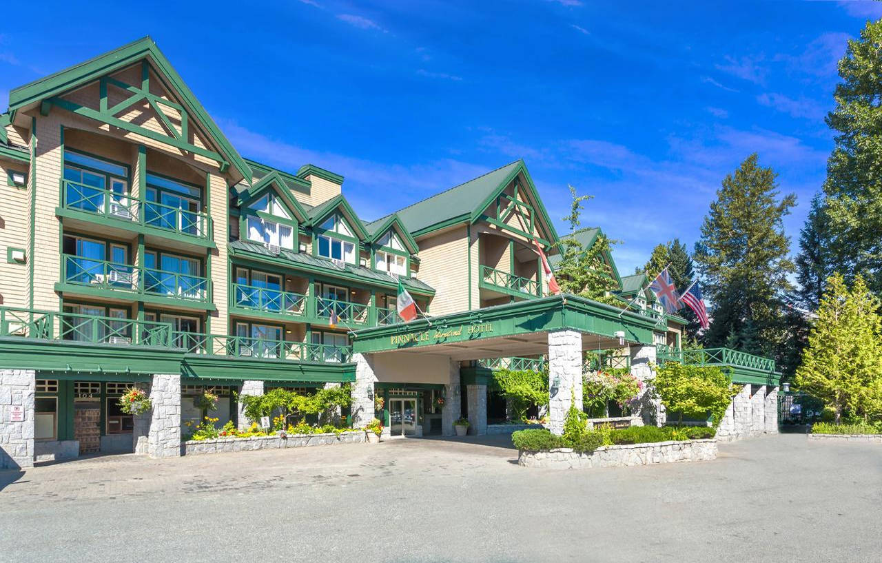 Pinnacle Hotel Вістлер Екстер'єр фото